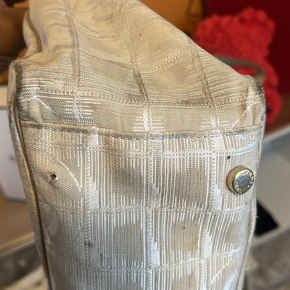 Chanel Tote - Picture 15 of 16